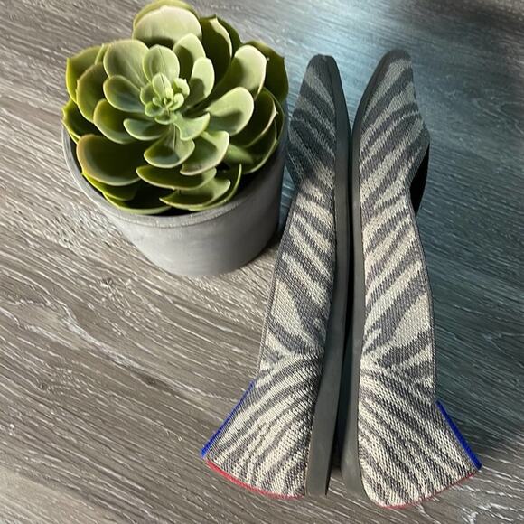 Rothy’s zebra gray size 6.5 flat pointed woman’s shoes - Picture 7 of 12